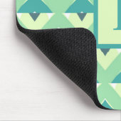 Monogramm für aquamarines und blaues geometrisches mousepad (Ecke)