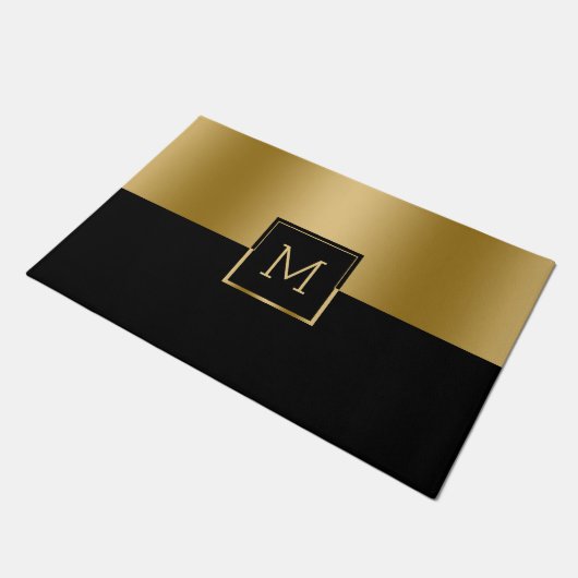 Monogramm für das geometrische Gold- und Schwarz-D Fußmatte (Schrägansicht)