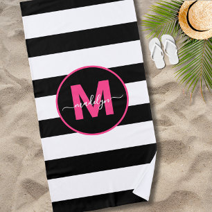 Monogramm für den Schwarz-weißen Streifen Hot Pink Strandtuch