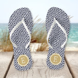Monogramm für Navy und Gold-griechische Schlüssel Badesandalen<br><div class="desc">Maßgeschneiderte,  bedruckte Flop-Sandalen mit einem stilvollen,  modernen griechischen Schlüsselmuster und einem eigenen Monogramm oder einem anderen Text in einem Kreisrahmen. Klicken Sie auf Anpassen,  um Schriftart und Farben zu ändern oder eigene Bilder hinzuzufügen,  um ein einzigartiges Design zu erstellen!</div>