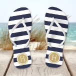 Monogramm für Navy und Gold Preppy Strips Badesandalen<br><div class="desc">Maßgeschneiderte,  bedruckte Flop-Sandalen mit einem preppy-nautical-Stripe-Muster und einem eigenen Monogramm oder einem anderen Text in einem Circle-Rahmen. Klicken Sie auf Anpassen,  um Schriftart und Farben zu ändern oder eigene Bilder hinzuzufügen,  um ein einzigartiges Design zu erstellen!</div>