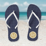 Monogramm für Navy und Gold Tiny Dots Badesandalen<br><div class="desc">Maßgeschneiderte gedreht Flop Sandalen mit einem niedlichen gürtelförmigen Polka-Punktmuster und einem eigenen Monogramm oder einem anderen Text in einem Kreisrahmen. Klicken Sie auf Anpassen,  um Schriftart und Farben zu ändern oder eigene Bilder hinzuzufügen,  um ein einzigartiges Design zu erstellen!</div>