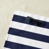 Monogramm für Orange und Navy Stripes Strandtuch (Beispiel)
