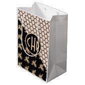 Monogramm für Schwarze und Goldbienen und rosa Hon Mittlere Geschenktüte (Rückseite Schrägansicht)