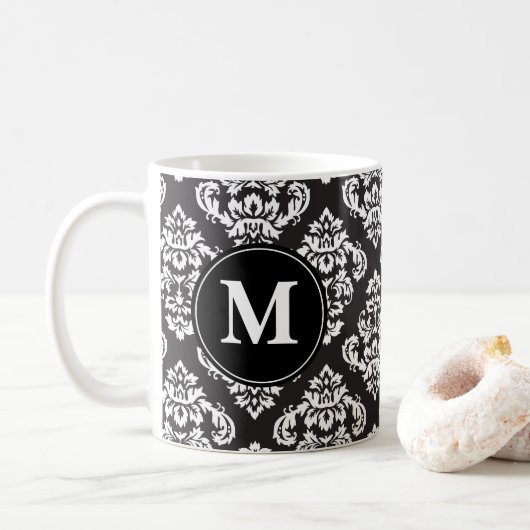 Monogramm für Schwarzweiß-Damaskus-Print Kaffeetasse (Mit Donut)