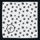 Monogramm für Schwarzweißdruckmuster Halstuch<br><div class="desc">Zeigen Sie,  wie viel Sie Tiere mit dieser niedlichen schwarzen Pfote Druck gemustert bandana Liebe. Auch sieht phantastisch mit anderen leichteren Hintergründen aus. Wetten Sie,  dass Ihr Haustier es anziehen wird!</div>