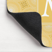 Monogramm-gelbe Kreismuster Mousepad (Ecke)