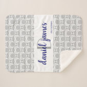 Monogramm, geometrisch grau/weiß/mariniert, süß sherpadecke (Vorderseite (Horizontal))