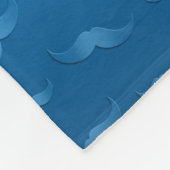 Monogramm glänzendes blaues Schnurrmuster Fleecedecke (Ecke)