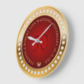 Monogramm Gold und Red White Diamonds Große Wanduhr (Winkel)