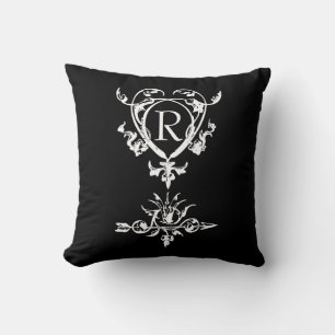 Monogramm-Gotik-Herz-und-Pfeil-Motiv Kissen