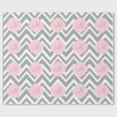 Monogramm grau und weiß Zickzack mit Pastellrosa Geschenkpapier (Flach)