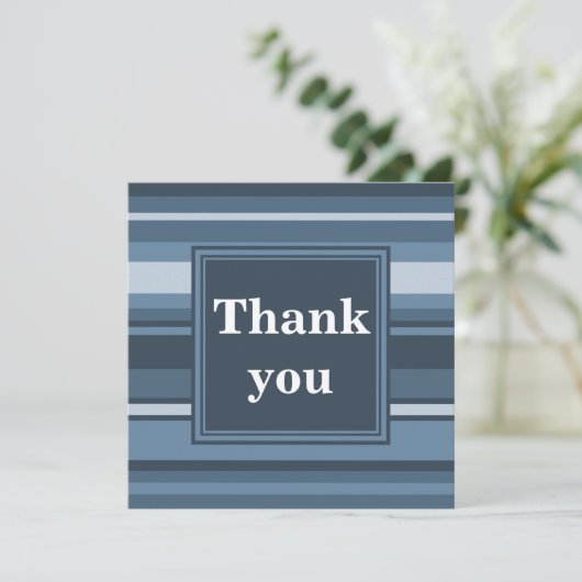 Monogramm graublaue Streifen Dankeskarte (Stehend Vorderseite)
