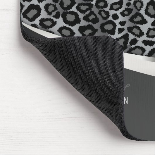 Monogramm - grauer Leopard-Entwurf Mousepad (Ecke)