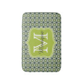 Monogramm Grüne Blumen Muster Badematte (Vorderseite Vertikal)