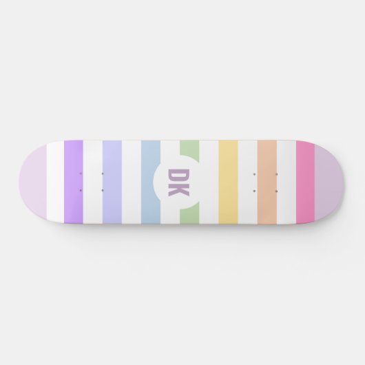 Monogramm in der weiß-Circle-Pastel-Rainbow-Streif Skateboard (Horizontal)