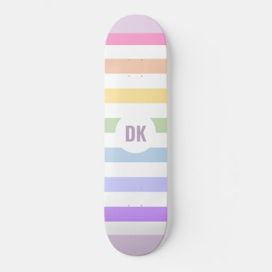 Monogramm in der weiß-Circle-Pastel-Rainbow-Streif Skateboard (Vorderseite)