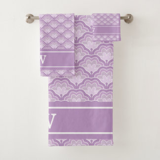 Monogramm Initial Abstraktes Lila Blumenmuster Badhandtuch Set
