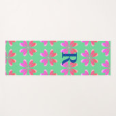 Monogramm Initial Lime Green Pink Retro Floral Yogamatte (Vorderseite (Horizontal))