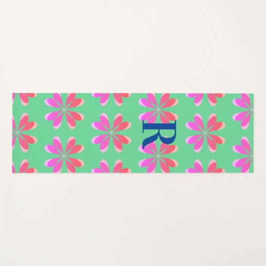 Monogramm Initial Lime Green Pink Retro Floral Yogamatte (Vorderseite (Horizontal))