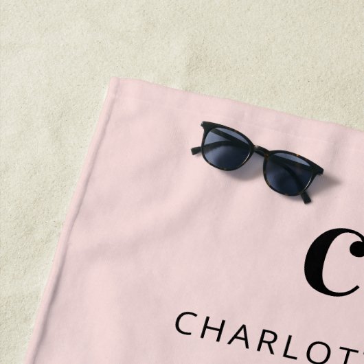 Monogramm-Initialen von Rosa Strandtuch (Beispiel)