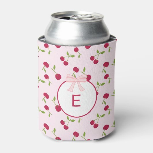 Monogramm Kirsche Coquette Rosa Benutzerdefiniert Dosenkühler (Kanne Vorderseite)