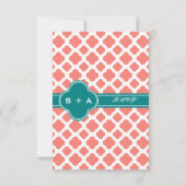 Monogramm Korallenrosa Quatrefolienmuster mit Aqua RSVP Karte (Rückseite)