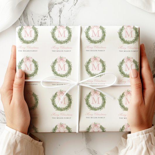 Monogramm-Kranz Weihnachten mit rosa Schleife Geschenkpapier