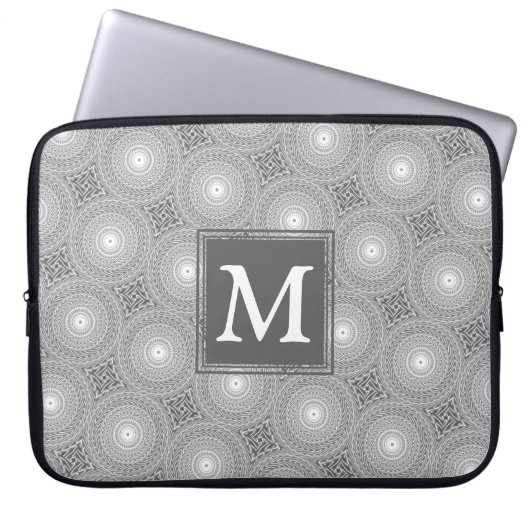 Monogramm-Kreismuster Laptopschutzhülle (Vorderseite)