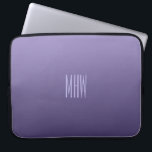 Monogramm-Laptophülse der violetten Steigung Laptopschutzhülle<br><div class="desc">Sehen Sie meinen Speicher für andere Einzelteile mit diesem Entwurf.</div>