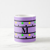 Monogramm Lila-Gelbgrüne Polka-Punkte Kaffeetasse (Mittel)
