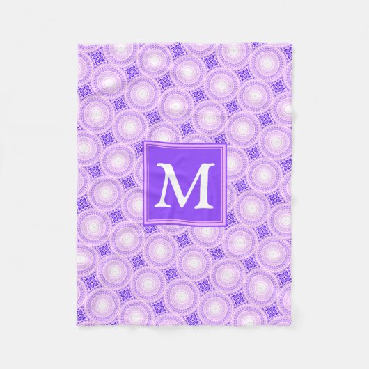 Monogramm lila Kreismuster Fleecedecke (Vorderseite)
