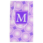 Monogramm lila Kreismuster Kleine Geschenktüte (Vorderseite)