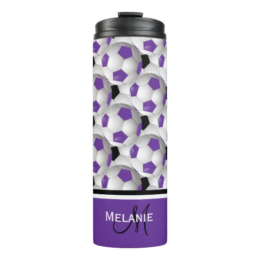 Monogramm-lila schwarzes Fußball-Ball-Muster Thermosbecher (Vorderseite)