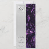 Monogramm-lila Silk Hochzeits-Programm-Einladung Einladung (Vorderseite)