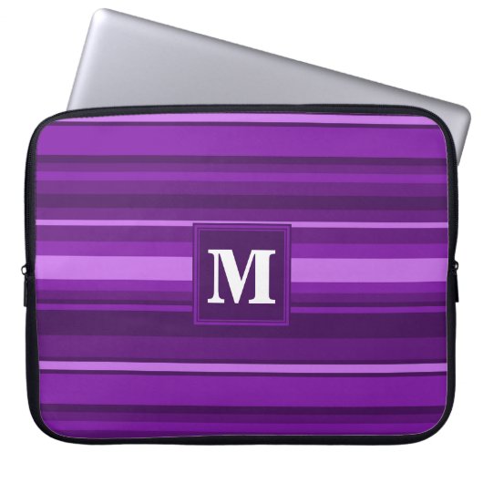 Monogramm lila Streifen Laptopschutzhülle (Vorderseite)