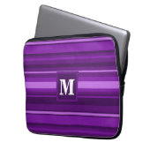 Monogramm lila Streifen Laptopschutzhülle (Vorderseite Links)