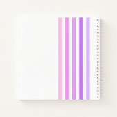 Monogramm lila und rosa vertikale Streifen Notizblock (Rückseite)
