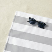 Monogramm Lilac und graue Streifen | Editierbare F Strandtuch (Beispiel)