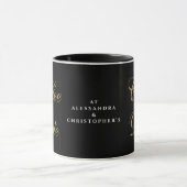 Monogramm lustiger schwarzer goldener Kaffeetreff Tasse (Zentrum)