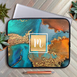 Monogramm Marmor Aquarellgold Türkis Orange Laptopschutzhülle<br><div class="desc">Ein funkelnd, Imitat goldfarbenes Quadrat mit einer Schriftzeichen-Monogramm-Initial überlagert einen reichen, goldfarbenen, türkisblauen und gelborangen Aquarellhintergrund auf diesem eleganten, trendigen, gürteligen, monogrammatierten neopren Laptop-Ärmel. Macht jedes Mal, wenn ihr es benutzt, eine lustige und stilvolle Aussage. Dieser Laptop-Ärmel ist in drei Größen erhältlich: 15 Zoll, 13 Zoll und 10 Zoll. Ein...</div>