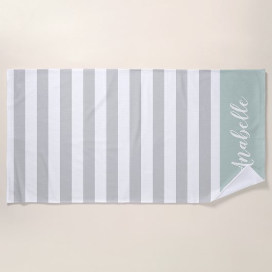 Monogramm Minze und graue Streifen | Editierbare F Strandtuch (Vorderseite)