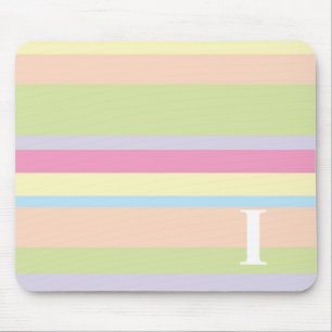 Monogramm mit einem bunten gestreiften Hintergrund Mousepad