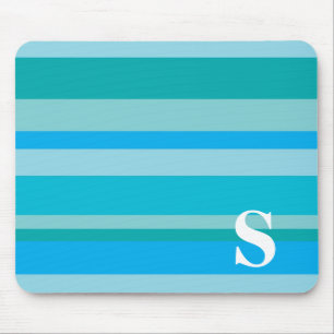 Monogramm mit einem bunten gestreiften Hintergrund Mousepad