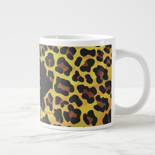 Monogramm mit Leopard Brown und Gelb Jumbo-Tasse (Rechts)