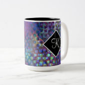 Monogramm mit mehrfarbiger Abstrakter digitaler Ku Zweifarbige Tasse (VorderseiteRechts)