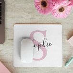 Monogramm mit neuem Personalisierten Namen Pink Mousepad<br><div class="desc">Monogramm mit neuem Personalisierten Namen Pink</div>