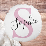 Monogramm mit neuem Personalisierten Namen Pink Rundes Kissen<br><div class="desc">Monogramm mit neuem Personalisierten Namen Pink</div>