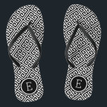 Monogramm mit schwarzem und weißem griechischem Sc Badesandalen<br><div class="desc">Maßgeschneiderte,  bedruckte Flop-Sandalen mit einem stilvollen,  modernen griechischen Schlüsselmuster und einem eigenen Monogramm oder einem anderen Text in einem Kreisrahmen. Klicken Sie auf Anpassen,  um Schriftart und Farben zu ändern oder eigene Bilder hinzuzufügen,  um ein einzigartiges Design zu erstellen!</div>