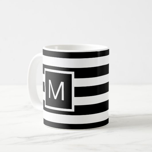 Monogramm mit schwarzem und weißem Streifen Kaffeetasse (Vorderseite Links)